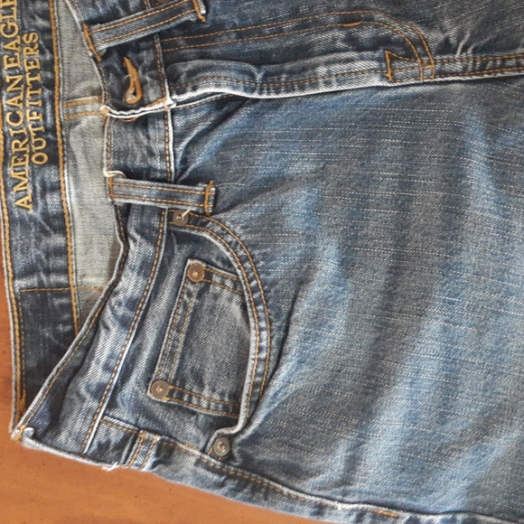 American Eagle Outfitters - Picture 4 of 11